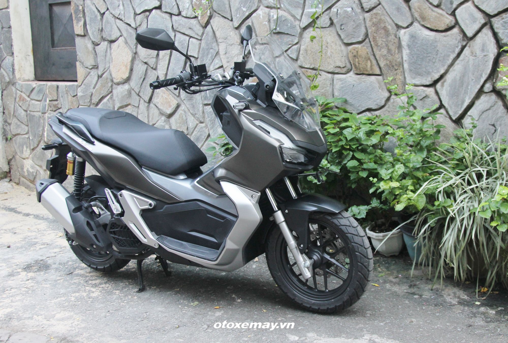 Cận cảnh phiên bản Honda ADV 150 2019 trang bị phanh CBS tại Sài Gòn